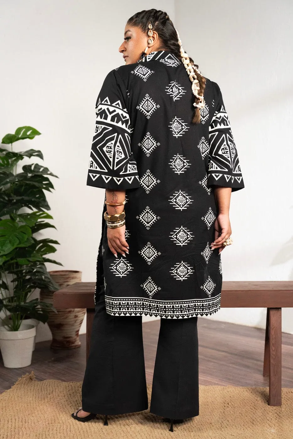 2 Pc Printed Lawn Suit With Dyed Cambric Trouser