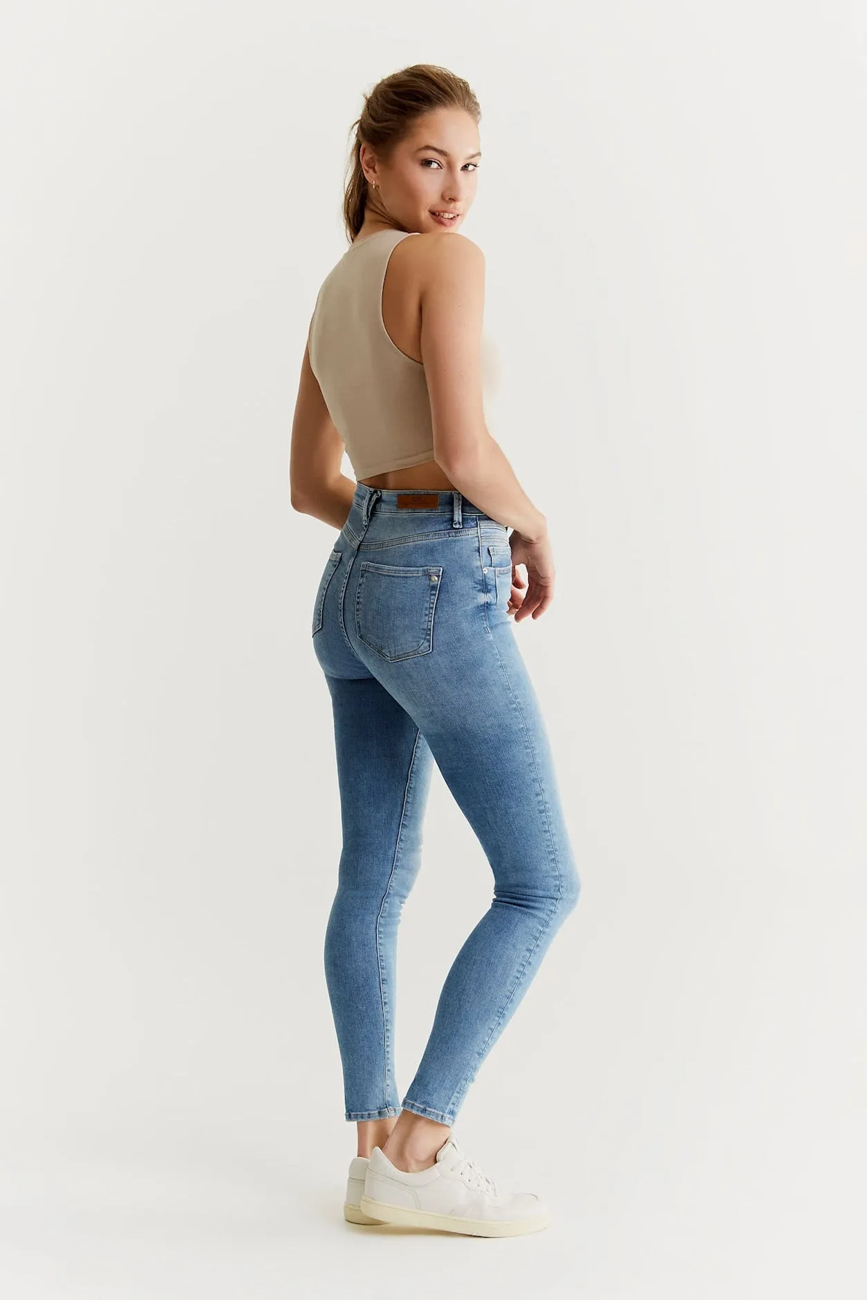 Lisa Ultra High Waist 5 Pocket Jeans Light Blue