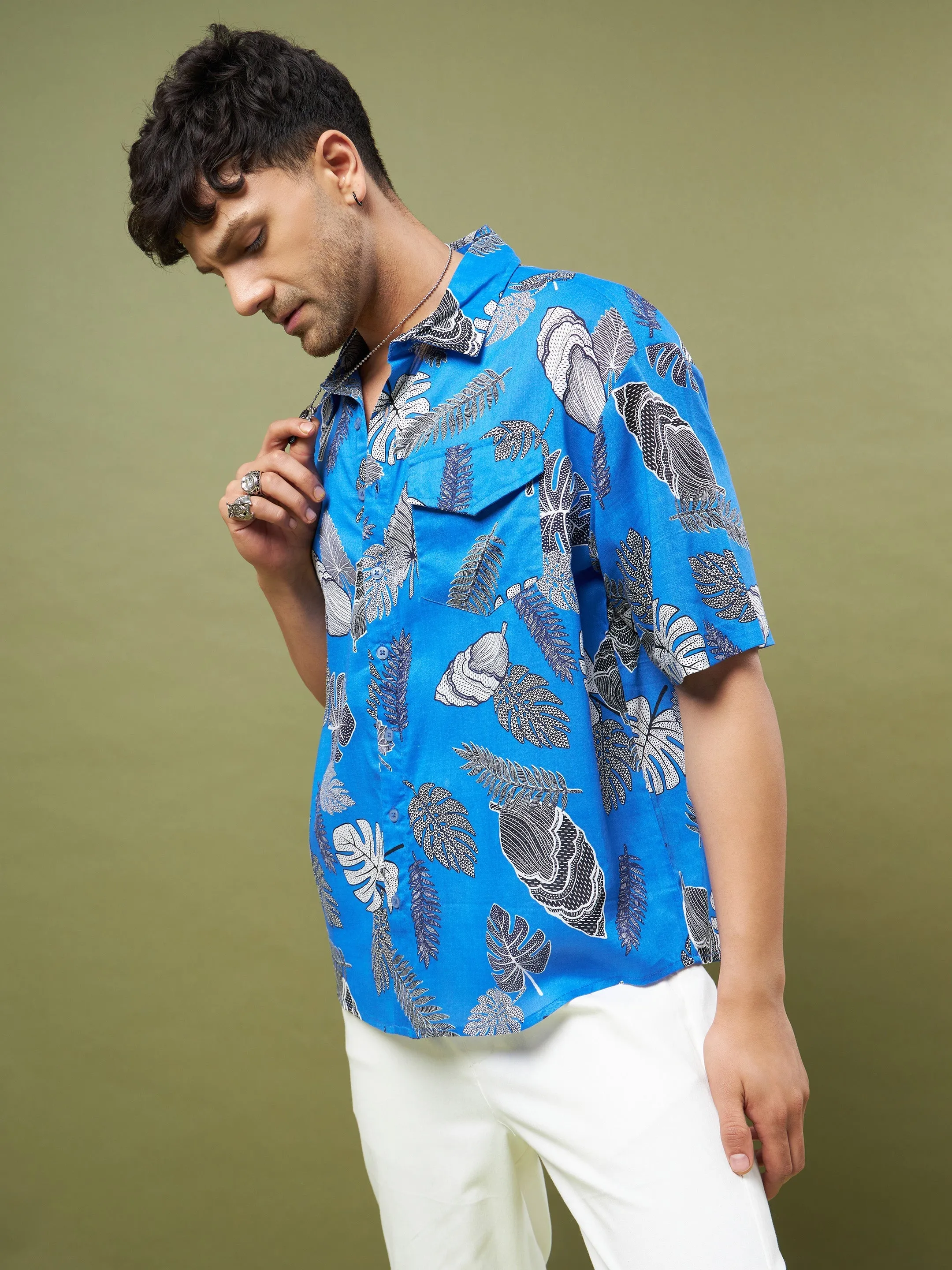 Men Blue & Black Tropical Print Oversized Shirt