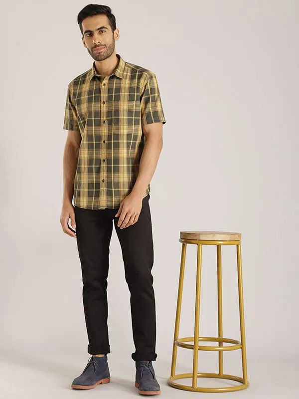 Men Checked Half Sleeve Cotton Shirt