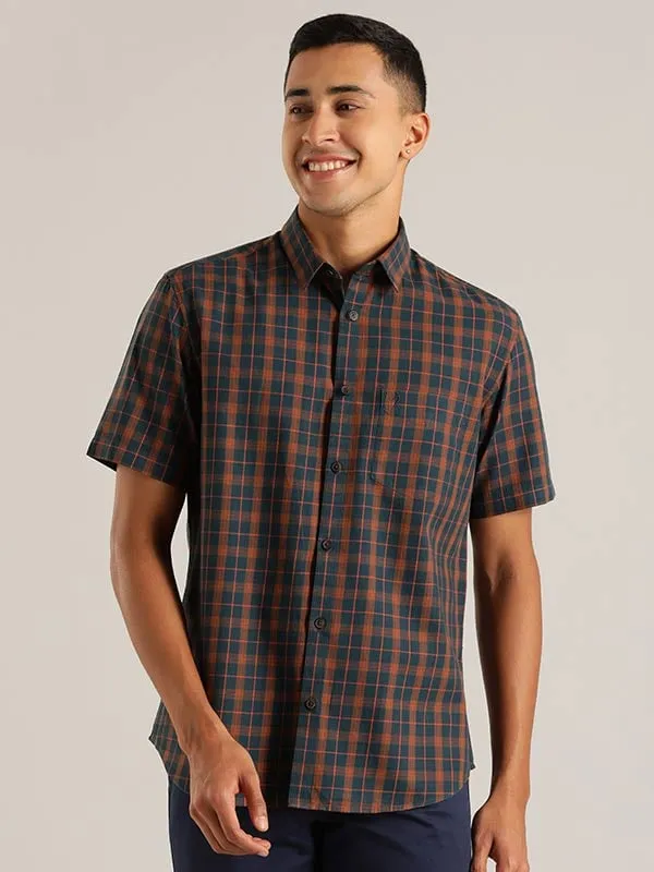 Men Checked Half Sleeve Cotton Shirt